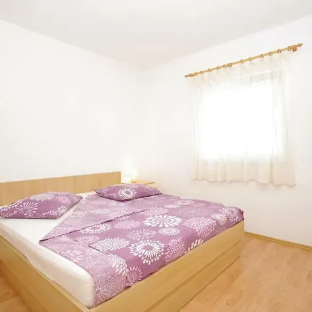 One-bedroom In Apartment