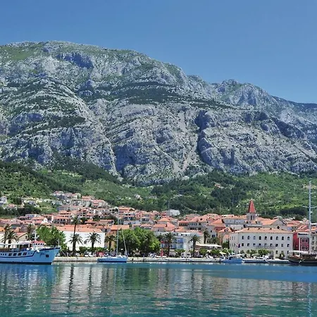 Apartment One-bedroom In Makarska